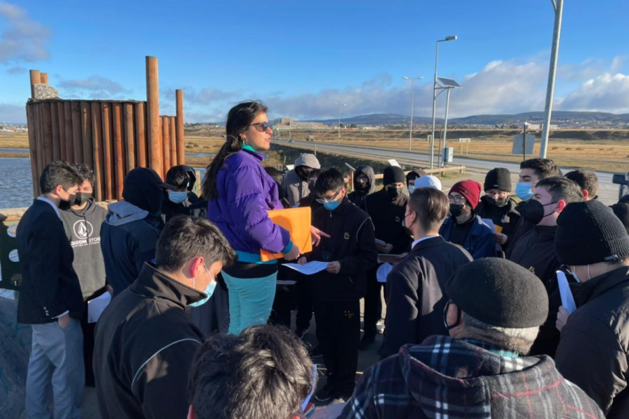 Alumnos del Liceo San José de Punta Arenas visita Humedal Tres Puentes