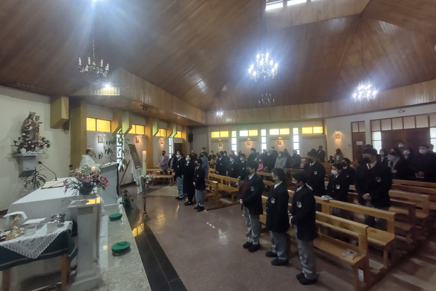 Primeras comuniones en Liceo San José de Punta Arenas