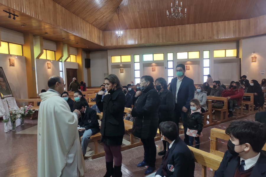 Primeras comuniones en Liceo San José de Punta Arenas