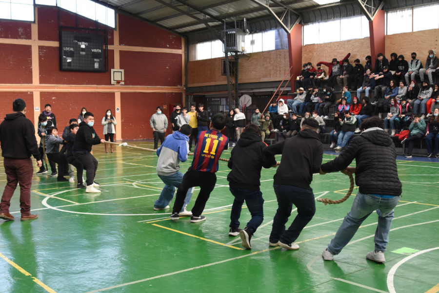 Liceo Monseñor Fagnano celebró Fiestas Patrias con juegos y misa a la chilena