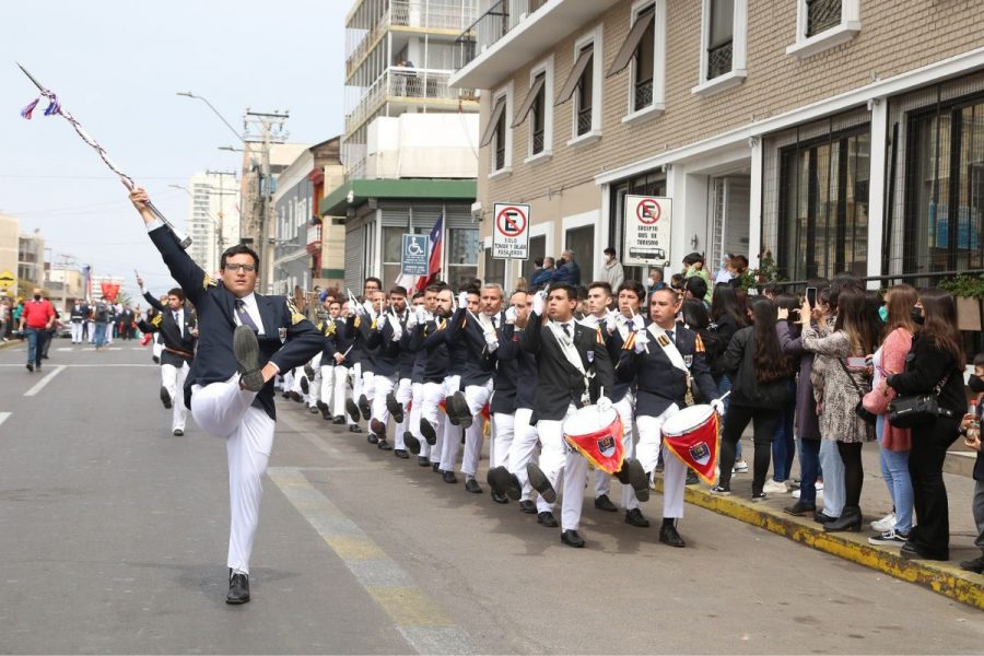 Salesianos Iquique conmemora 125 años con masivo desfile