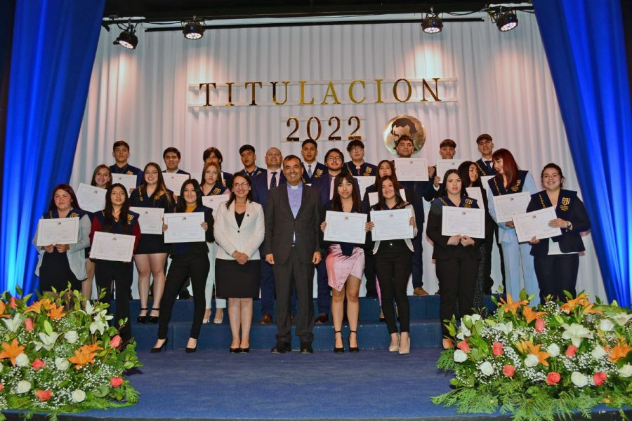 Colegio Domingo Savio realiza titulaciones 2022