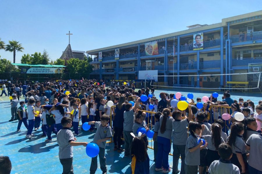 Colegio Domingo Savio despide a estudiantes de cuarto medio