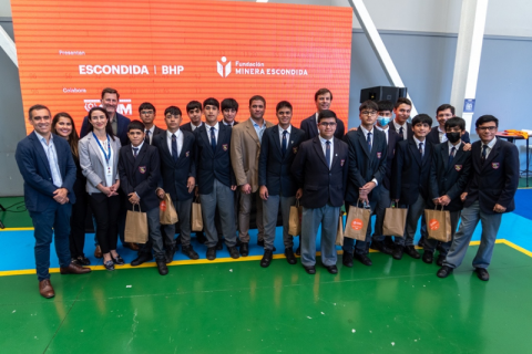 Estudiantes Don Bosco Antofagasta se certifican en Programa Código Futuro