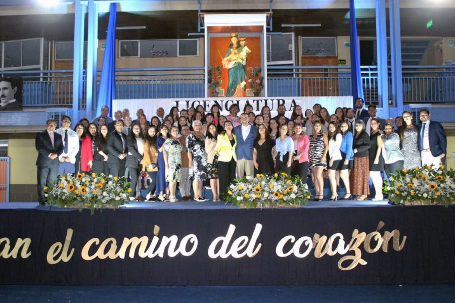 Colegio Domingo Savio: 108 estudiantes participaron en ceremonia de licenciatura