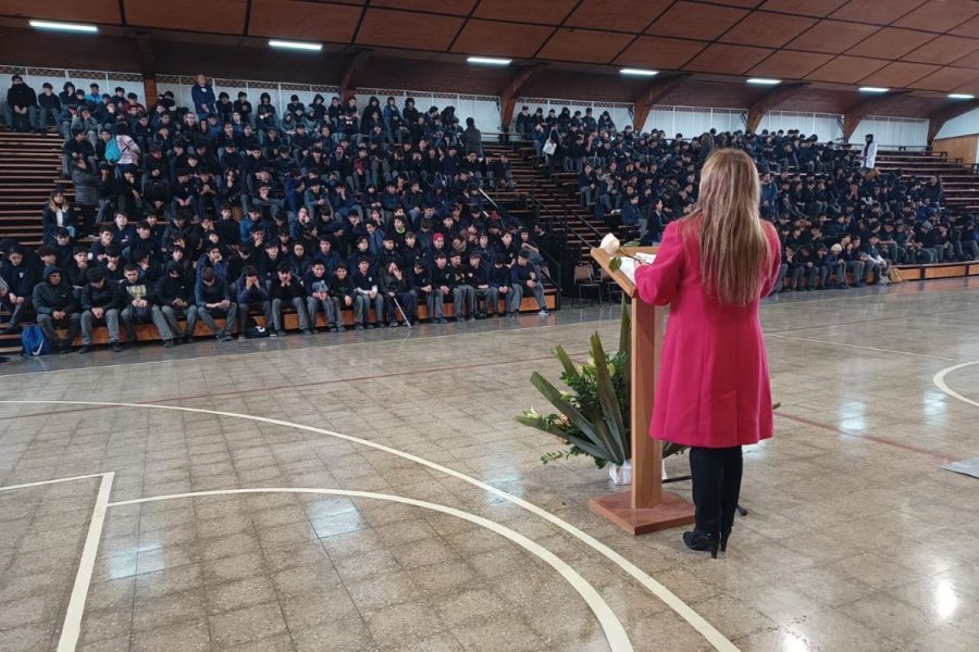 Estudiantes de Zona Sur de Santiago celebran a María Auxiliadora