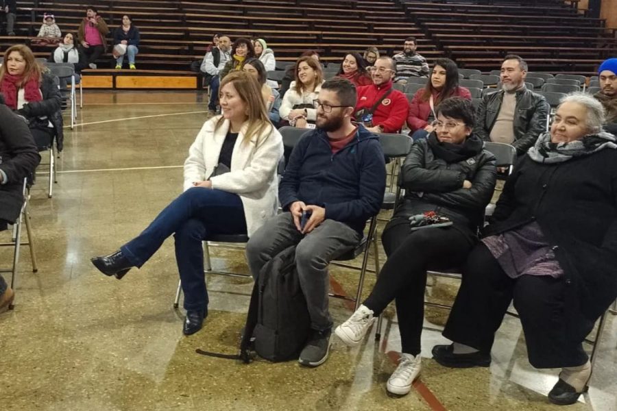 Liceo Arriarán Barros realiza conversatorio sobre violencia escolar