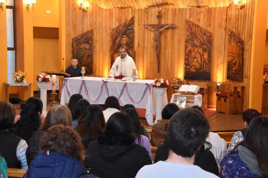 Liceo Monseñor Fagnano celebró Fiestas Patrias