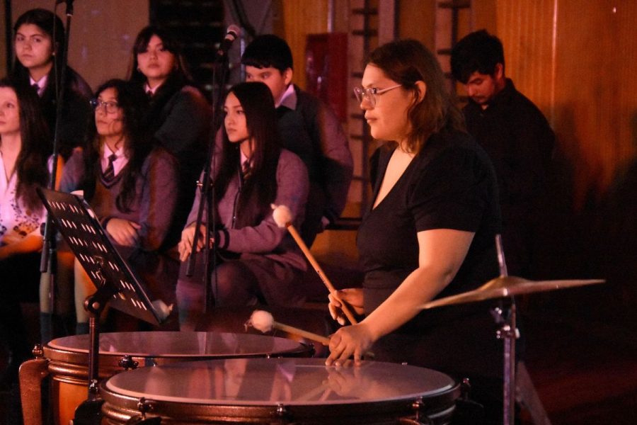 Liceo Monseñor Fagnano celebró con concierto binacional el ‘Día de la Música Chilena’
