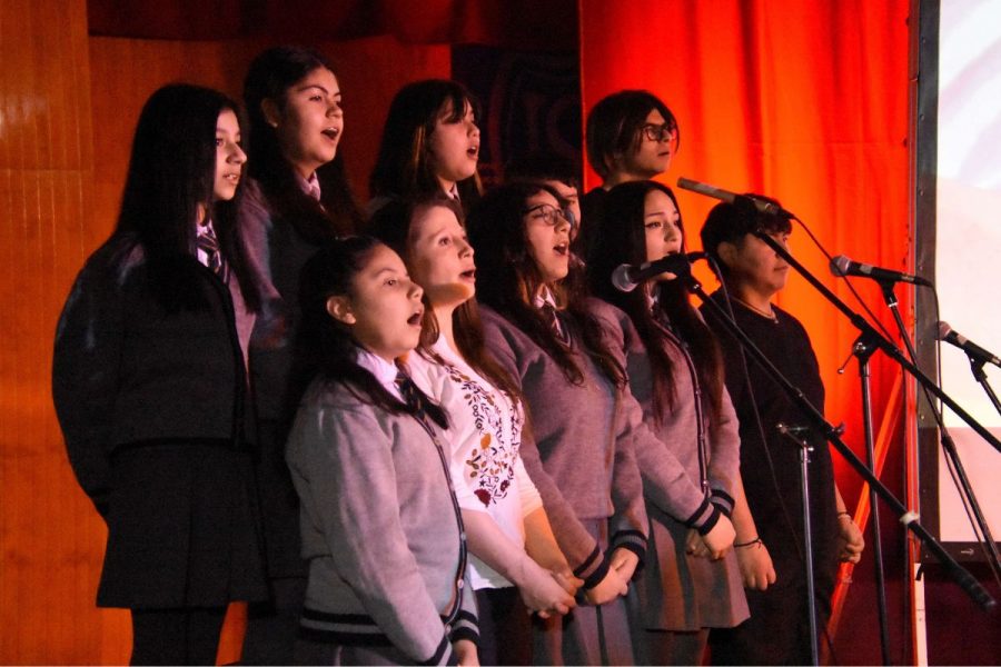 Liceo Monseñor Fagnano celebró con concierto binacional el ‘Día de la Música Chilena’
