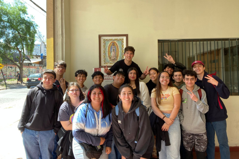 Jóvenes de confirmación Salesianos Alameda viven experiencia social