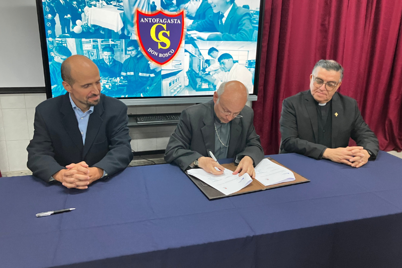 Colegios de Calama y Antofagasta firman convenio con Salesians Sarriá de España