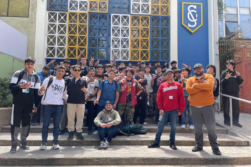 Estudiantes salesianos participan en jornada por un Valparaíso sin basura