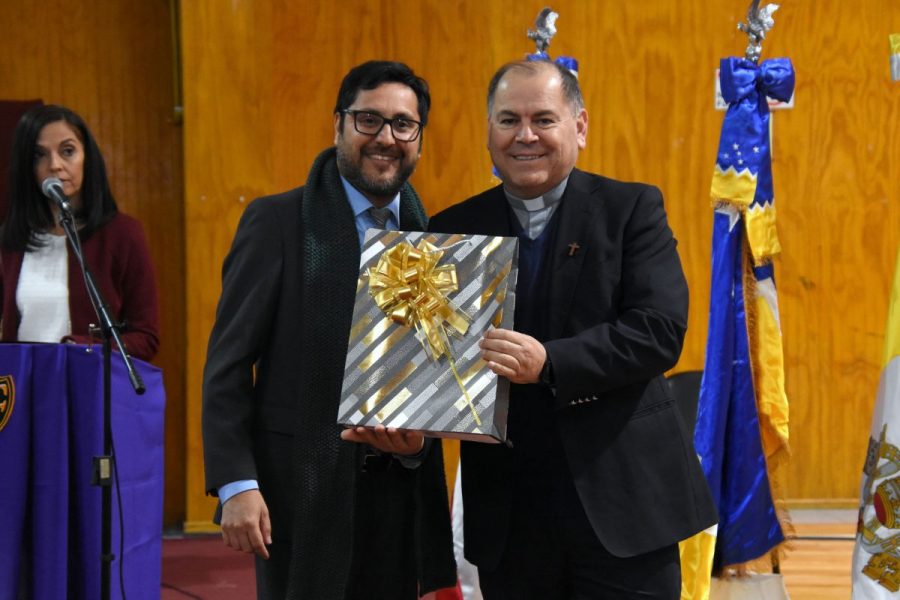 P. Nelson Moreno realiza visita inspectorial a Liceo Monseñor Fagnano