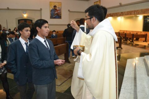 Salesianos Valparaíso vive misas por curso y momentos Ágape