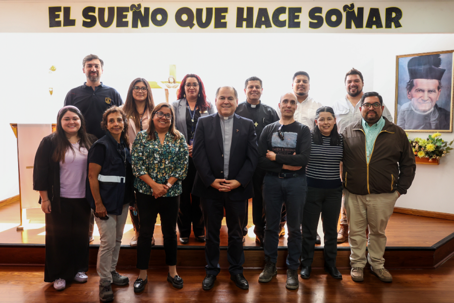 P. Nelson Moreno visita Colegio Santo Domingo Savio de Alto Hospicio